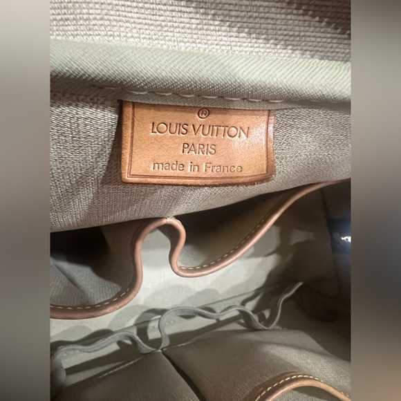 Louis Vuitton Deauville - Picture 15 of 17